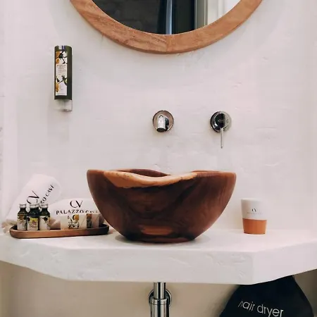 Palazzo Cavi 招待所 4*