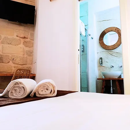 Palazzo Cavi 4* 莫拉-迪巴里