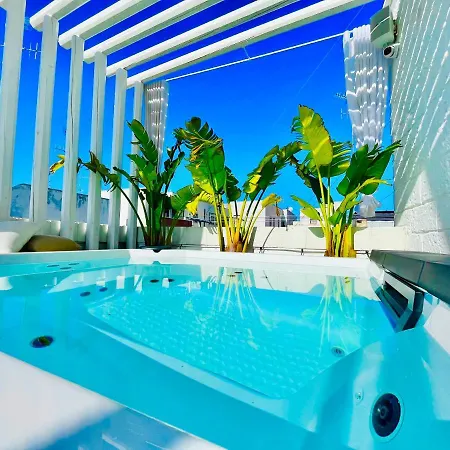 Palazzo Cavi 4* Mola di Bari